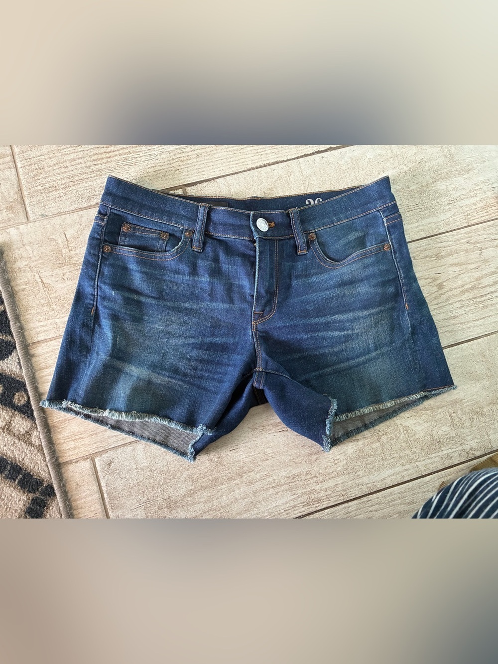 J Crew Indigo Low Rise Cut Off Shorts Size 26 - Picture 2 of 7
